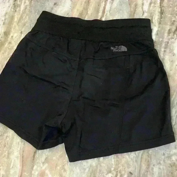 Women’s The North Face black activewear drawstring shorts. Size XS - Picture 3 of 8